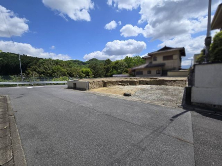 �ޗǌ�����s���̑�4���ڂ̐V�z��ˌ��Ă̌��n�O�ώʐ^