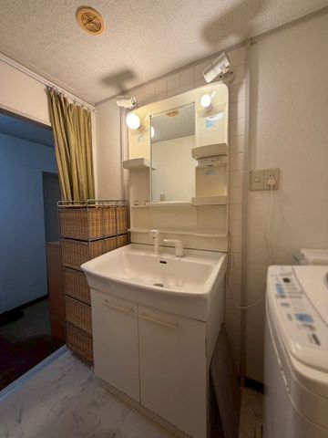 �ޗǌ���a�S�R�s���� �̒��Ã}���V�����̐��ʑ�E���ʏ�