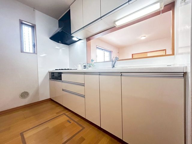 �ޗǌ�����S���g���厚�����g �̒��È�ˌ��ẴL�b�`��