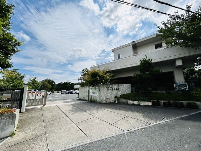 �ޗǌ�����s�J�c�� �̓y�n�̎��ӊ�