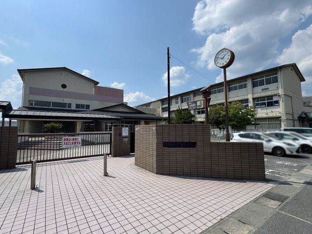 �ޗǌ�����s�厚�g�� �̓y�n�̎��ӊ�