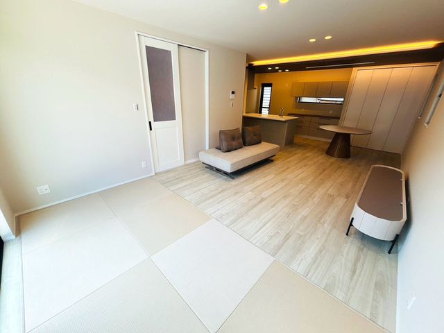 �ޗǌ���a�S�R�s��� �̐V�z��ˌ��ẴL�b�`��