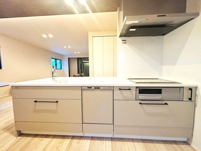 �ޗǌ���a�S�R�s��� �̐V�z��ˌ��ẴL�b�`��