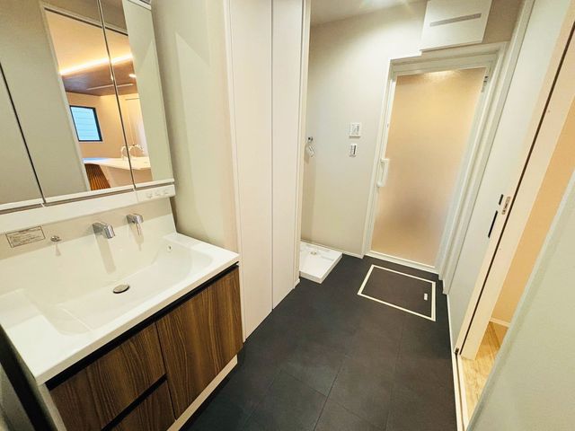 �ޗǌ���a�S�R�s��� �̐V�z��ˌ��Ă̐��ʑ�E���ʏ�